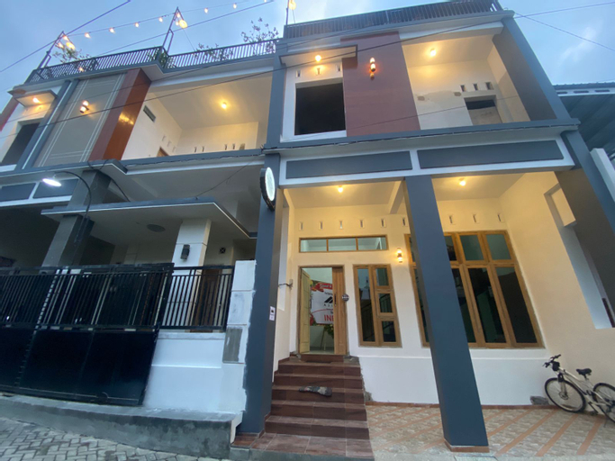 Exterior & Views 2, Ritz Packer Lodge, Malang