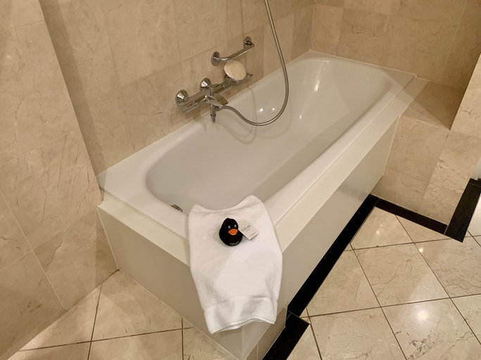 Bathroom 5, Derlon Hotel Maastricht, Maastricht