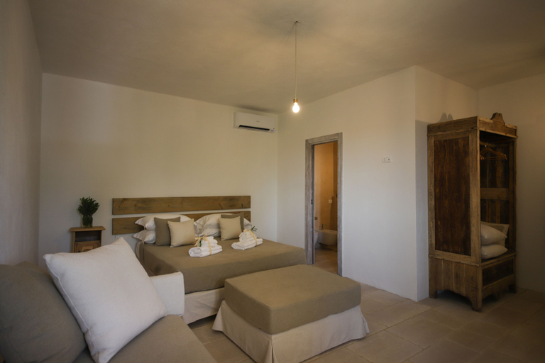 Bedroom 2, Trulli Lamascrasciola, Bari