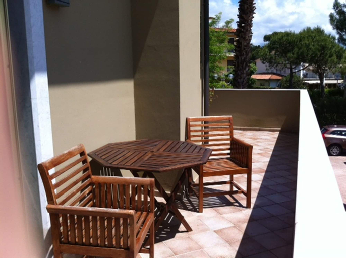 Exterior & Views 15