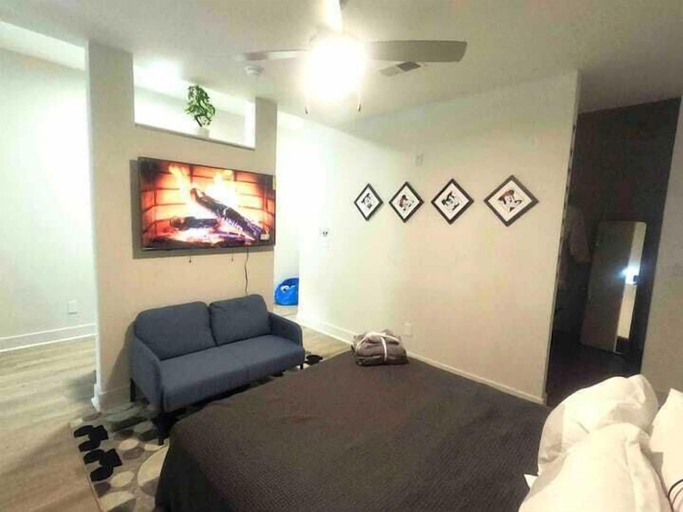 Bedroom 2, Mickey Magical 1BR Soft-Loft Deep Ellum, Dallas