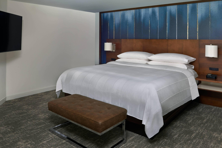 Bedroom 4, Toronto Marriott City Centre Hotel, Toronto