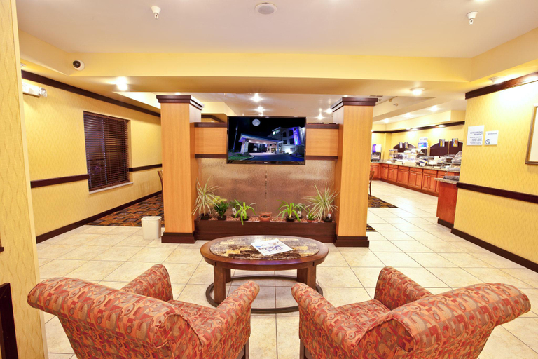 Public Area 2, Holiday Inn Express Plymouth By IHG, Marshall