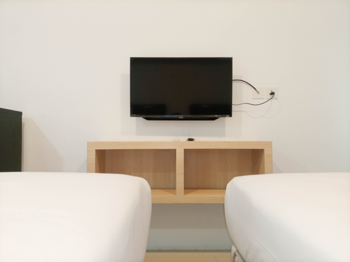 Bedroom 2, Modern Studio at De Prima Apartment By Travelio, Medan