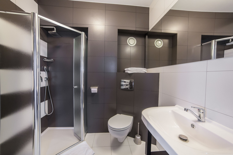 Bathroom 4, Olymp 3, Kołobrzeg