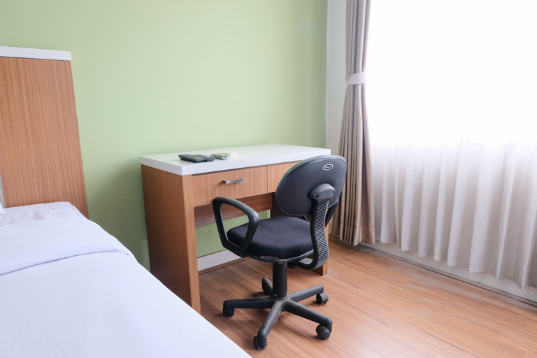 Bedroom 4, Minimalist Studio at Harvard Jatinangor Apartment By Travelio, Sumedang