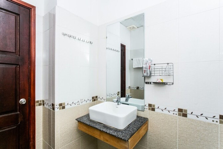 Bathroom 3