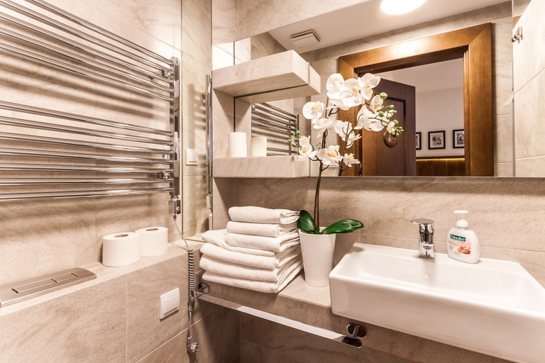 Bathroom 4, Parkside Apartments Old Town, Kraków City