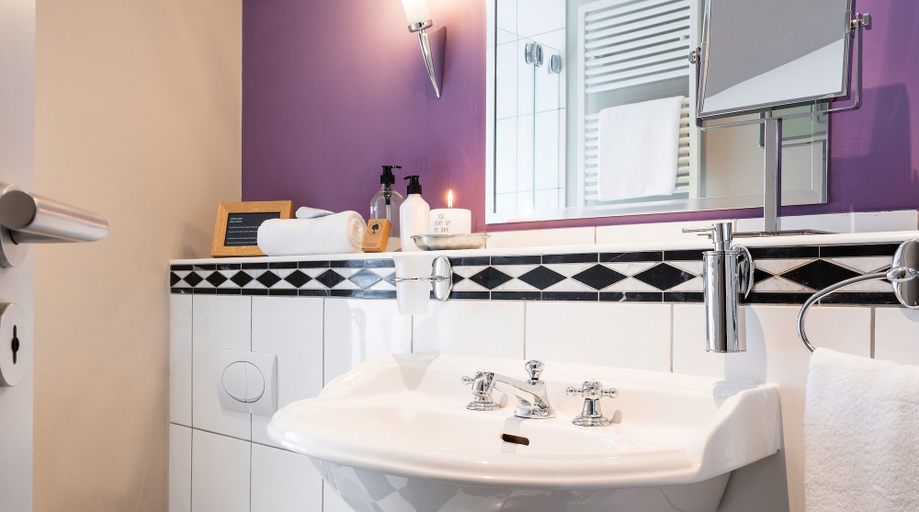 Bathroom 5, Hotel Villa Orange, Frankfurt am Main