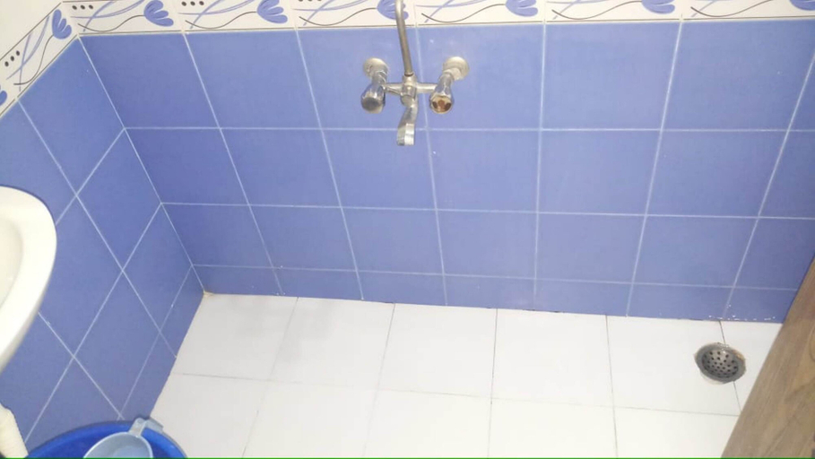 Bathroom 4, Arjun Pride Hotel, Pune