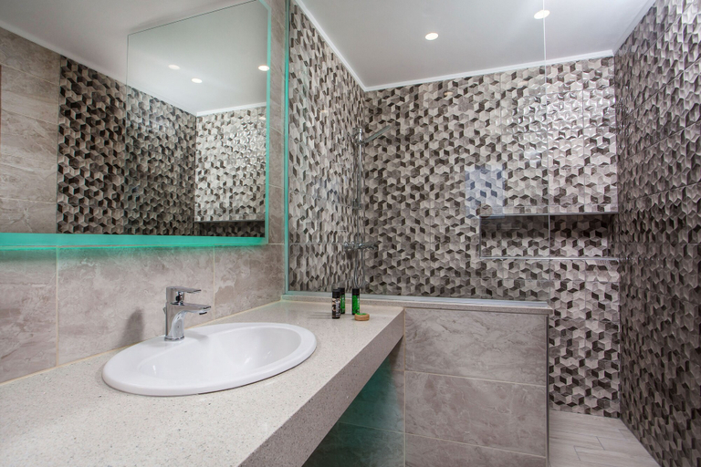 Bathroom 5, Platoni Elite Apartments, South Aegean