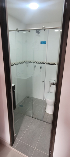 Bathroom, Funny Moments, Medellín