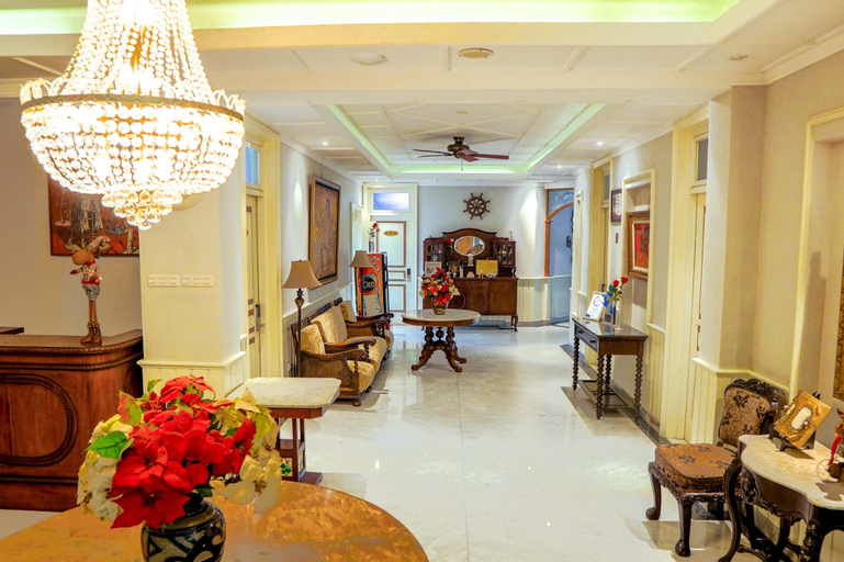 Public Area 8