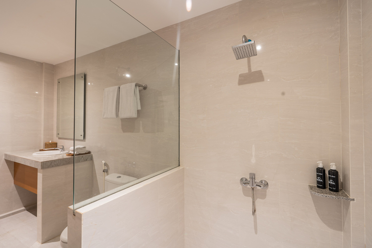 Bathroom 5, Suka Beach Inn, Badung
