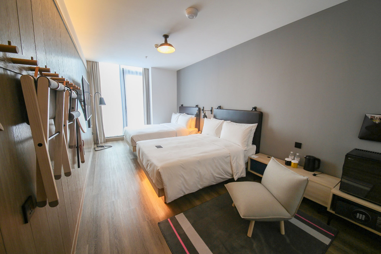 Bedroom 2, Moxy Shanghai Hongqiao NECC, Shanghai