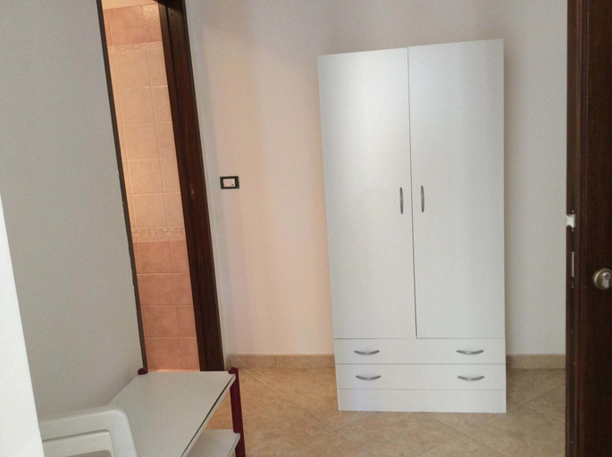 Bedroom 3, Case Corona, Palermo