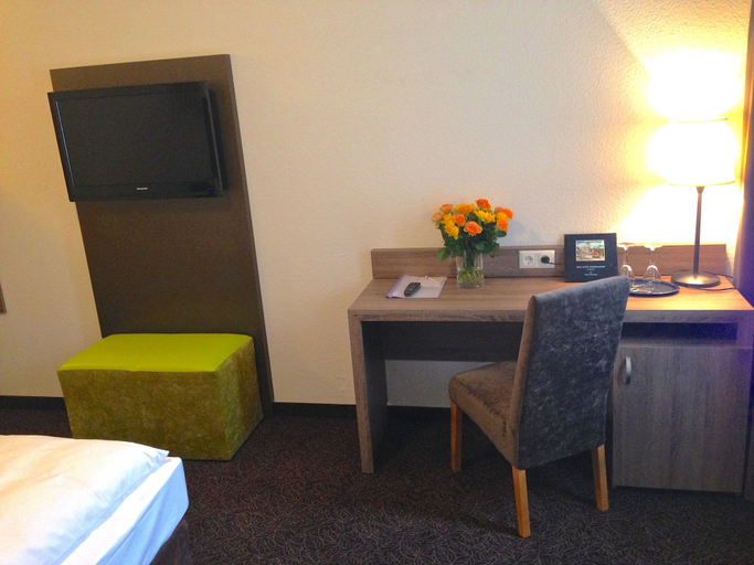 Bedroom 4, City Hotel Wiesbaden, Wiesbaden