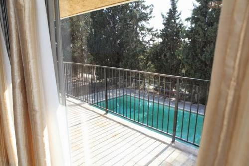 Estate home with huge pool(new listing), Los Angeles