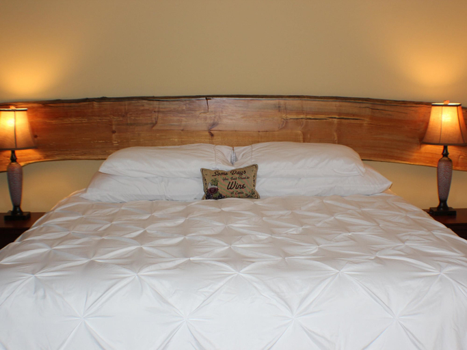 Bedroom 2, Comforts of Whidbey, Island
