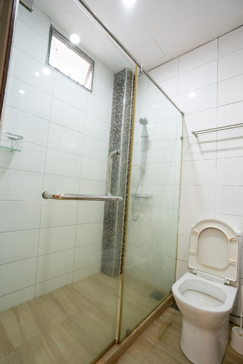 Bathroom 2, Cozy Gurney Georgetown Private Apartment Penang 1, Pulau Penang