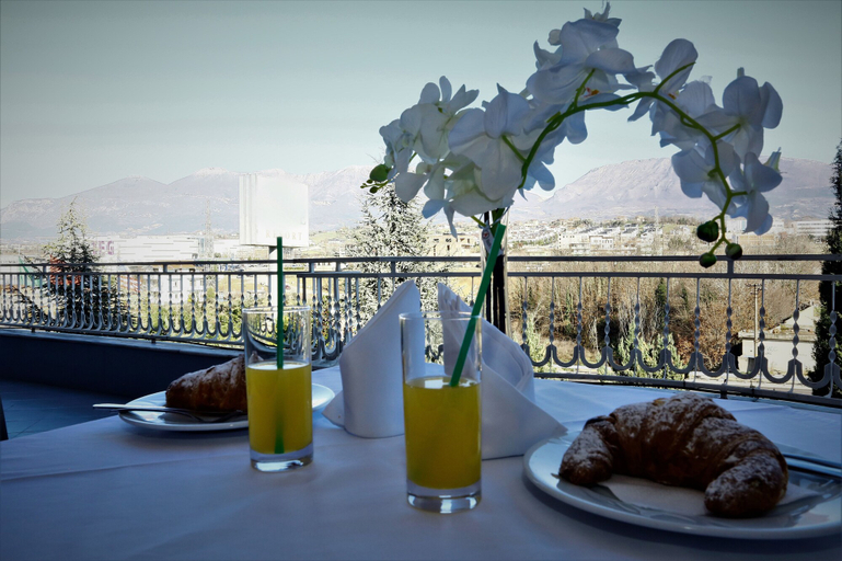 Food & Drinks 5, Misk Resort, Tiranës