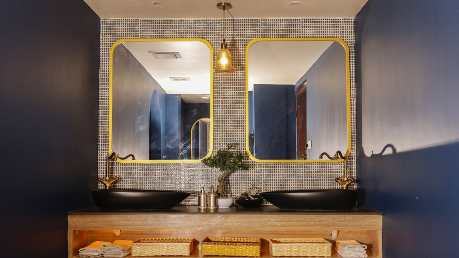 Bathroom 5, Vannasut Hotel and Spa, Bagmati