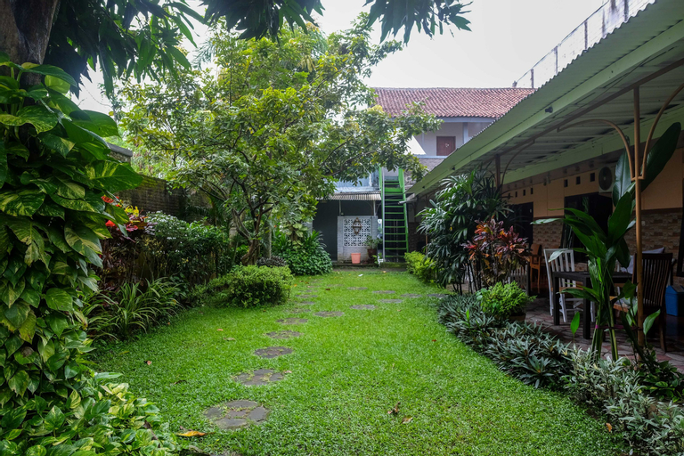 Exterior & Views 4, RedDoorz Syariah @ Colomadu 2, Karanganyar