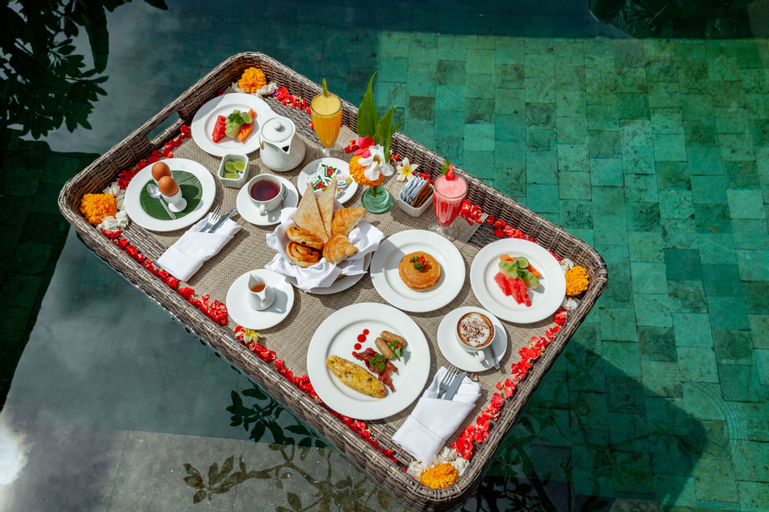 Food & Drinks 6