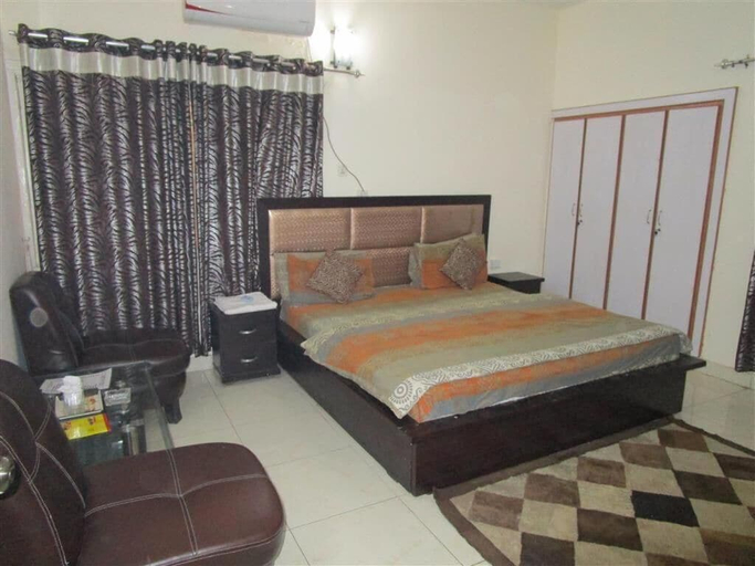 Bedroom 2, Royal Fantasy, Karachi
