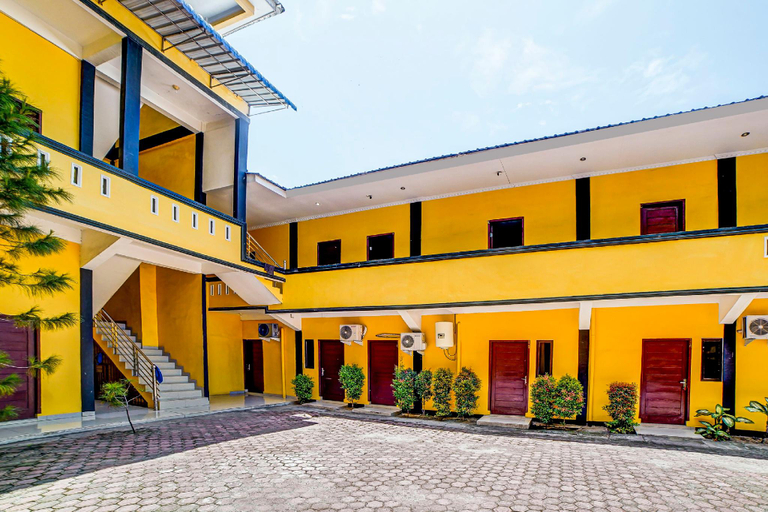 Exterior & Views, OYO 90970 Hotel Jsn Ulos, Asahan