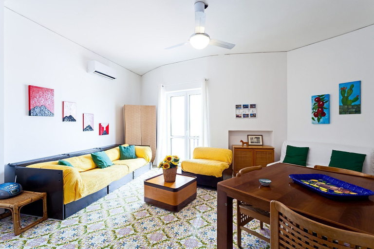 Others 5, Apartment Snicher, Napoli