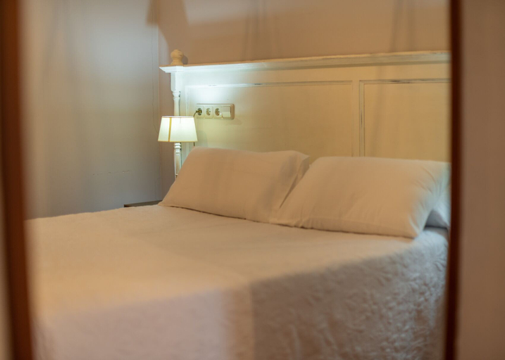 Bedroom 4, Logis Hotel Restaurante La Casa de Juansabeli, Asturias