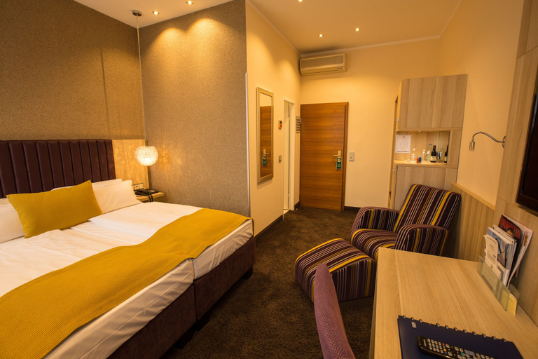 Bedroom 3, Hotel Hammer, Mainz