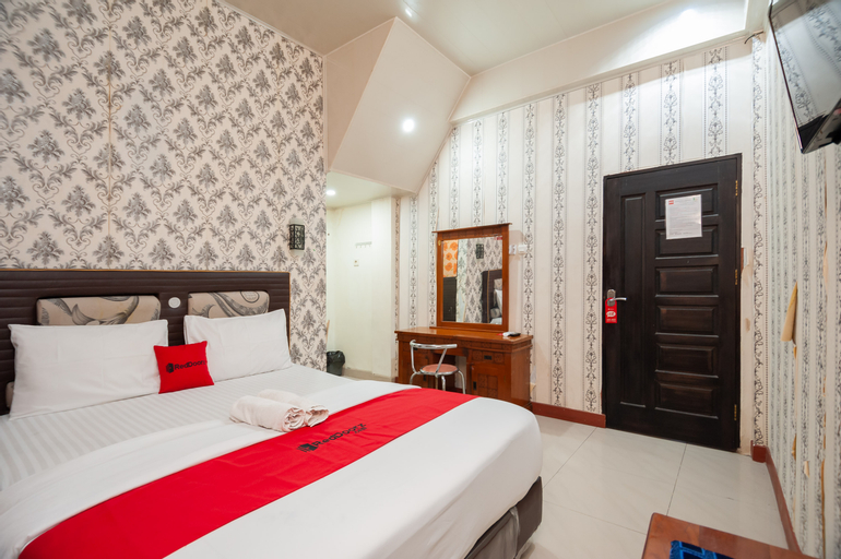 Bedroom 3, RedDoorz Syariah @ Bumi Siliwangi Residence Padang, Padang