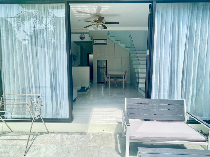 Exterior & Views 14