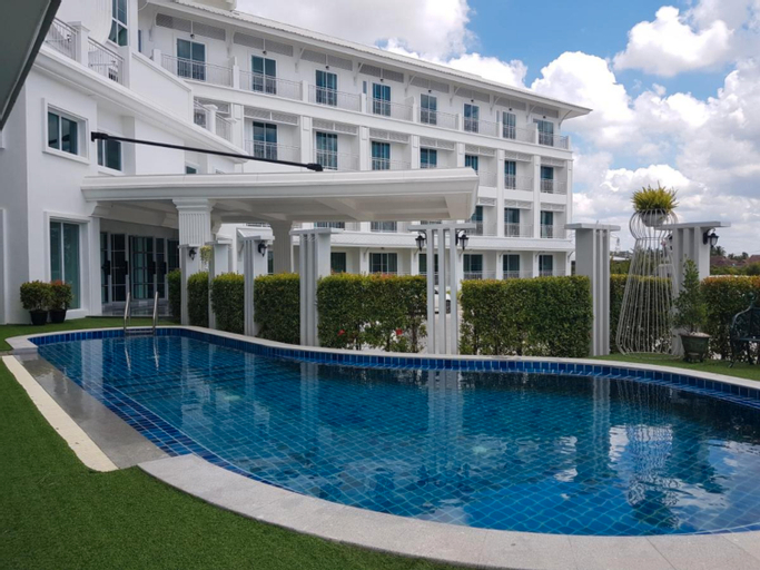 Exterior & Views 22