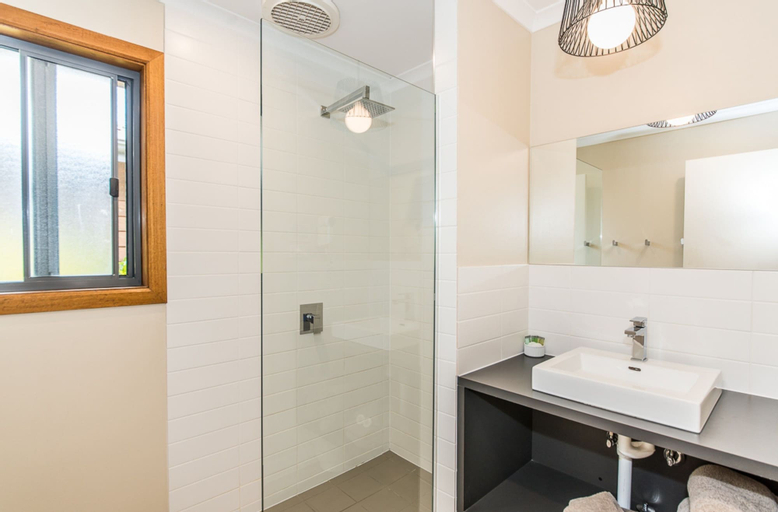Bathroom 8