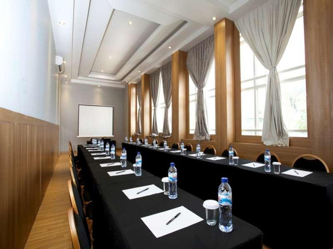 Business Facilities 27