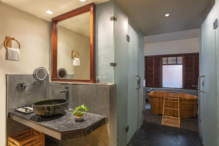 Bathroom 5, Estuary Sarovar Premiere , Poovar Island, Thiruvananthapuram