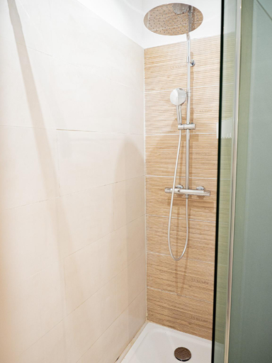 Others 4, Le Loft - Appartement moderne en centre ville, Vaucluse