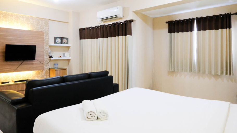 Bedroom 3, Spacious and Modern Studio Apartment at Puncak Bukit Golf Surabaya By Travelio, Surabaya
