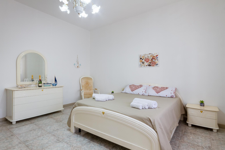 Bedroom 2, Air-conditioned Villa 300 Meters From Porto Cesareo Beach With Parking, Lecce