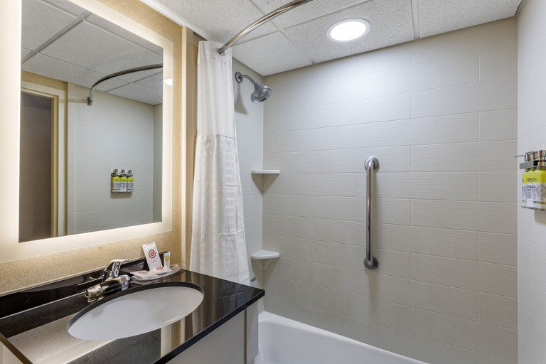 Bathroom 4, Comfort Inn Paramus - Hackensack, Bergen