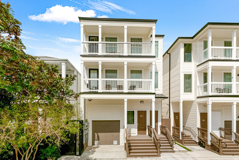 Breathtaking Condos Near French Quarter, Orleans