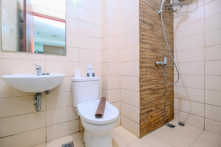 Bedroom 3, Cozy Stay 1BR at Sky Terrace Apartment By Travelio, West Jakarta