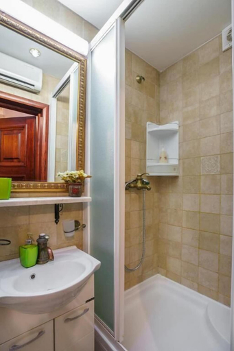 Bathroom 4, Apartments Wine House Old Town