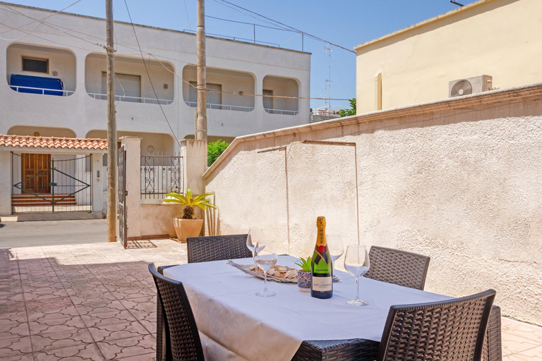 Others 5, Air-conditioned Villa 300 Meters From Porto Cesareo Beach With Parking, Lecce