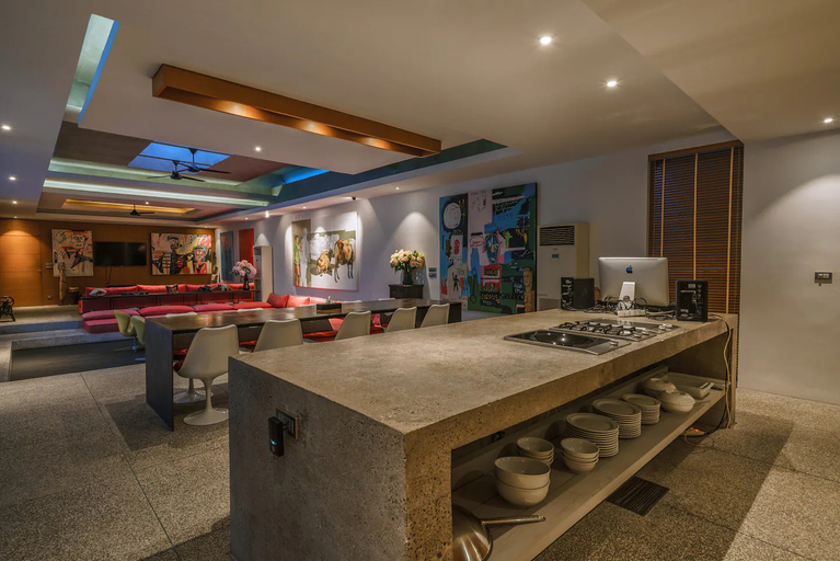 Food & Drinks 5, Barabuda : Impressive 6-Bedroom Villa w/ Jacuzzi and Slide!, Badung