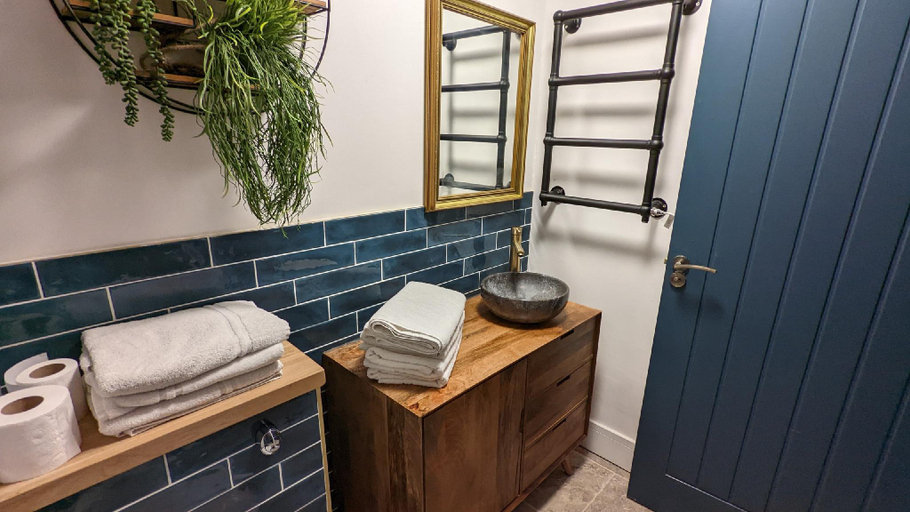 Bathroom 3, Cotswold Stays, Oxfordshire