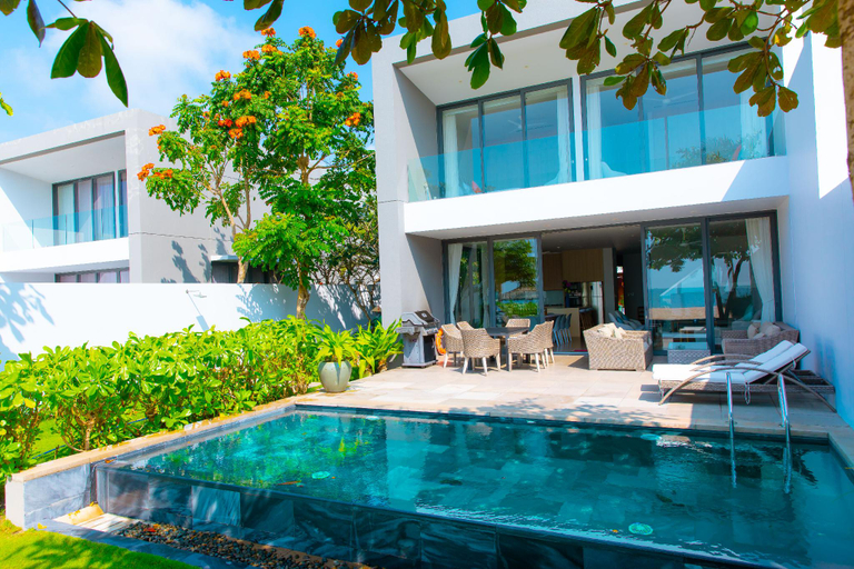 Sport & Beauty 2, Beachfront 4 Bedrooms villa Sanctuary Ho Tram, Ho Chi Minh City